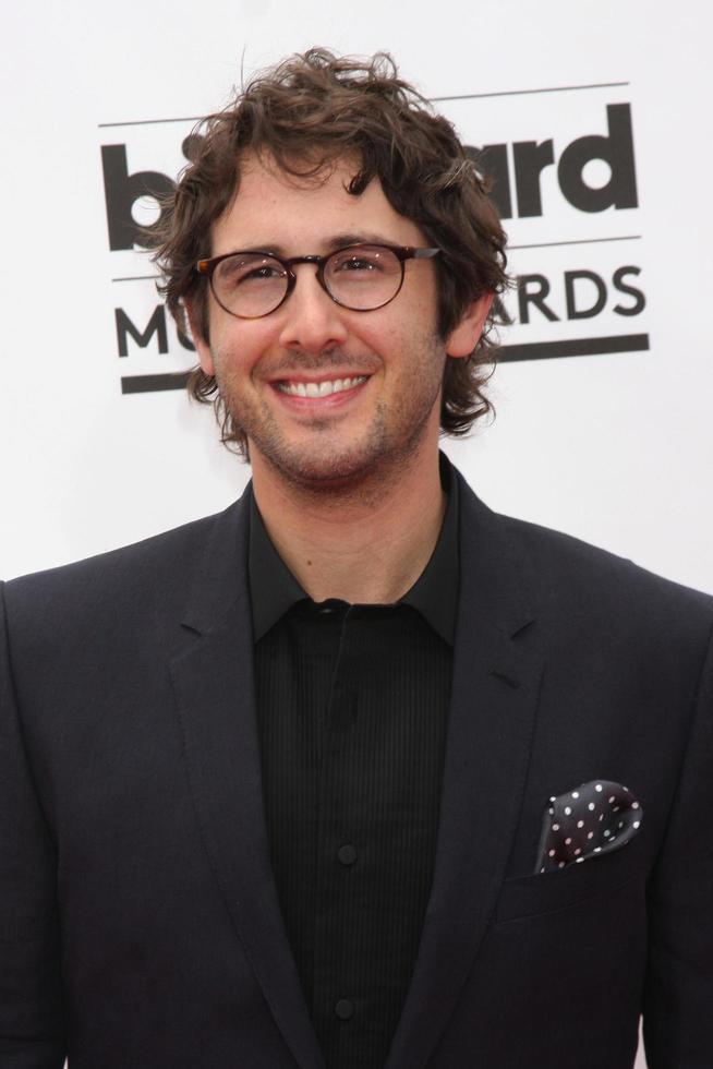 las vegas, 18 de mayo - josh groban en los premios billboard 2014 en mgm grand garden arena el 18 de mayo de 2014 en las vegas, nv foto