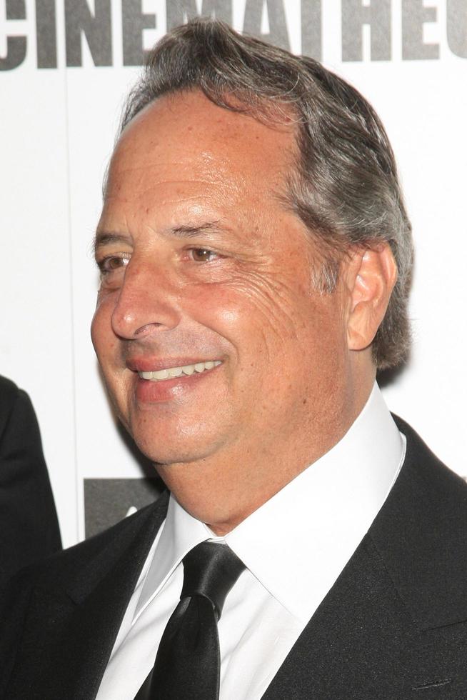 los angeles, 12 de diciembre - jon lovitz en el premio 27th american cinematheque en el beverly hilton hotel el 12 de diciembre de 2013 en beverly hills, ca foto