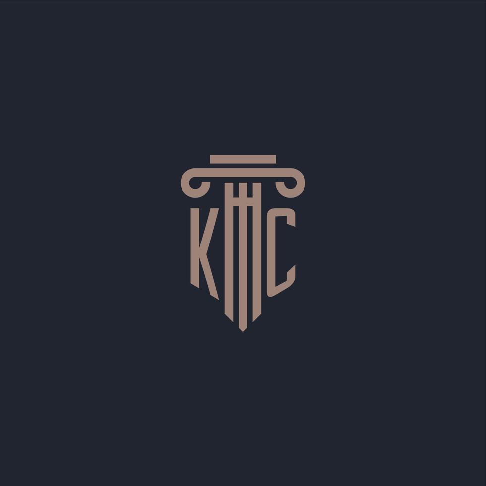 monograma del logotipo inicial kc con diseño de estilo pilar para bufete de abogados y compañía de justicia vector