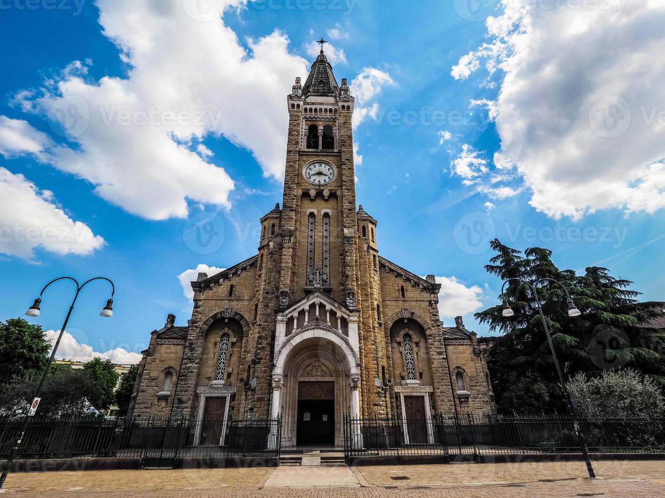 hdr iglesia de santa rita da cascia en turín foto