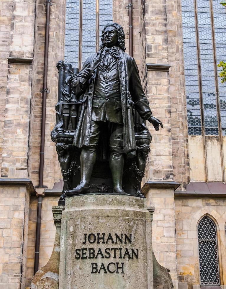 hdr neues bach denkmal foto