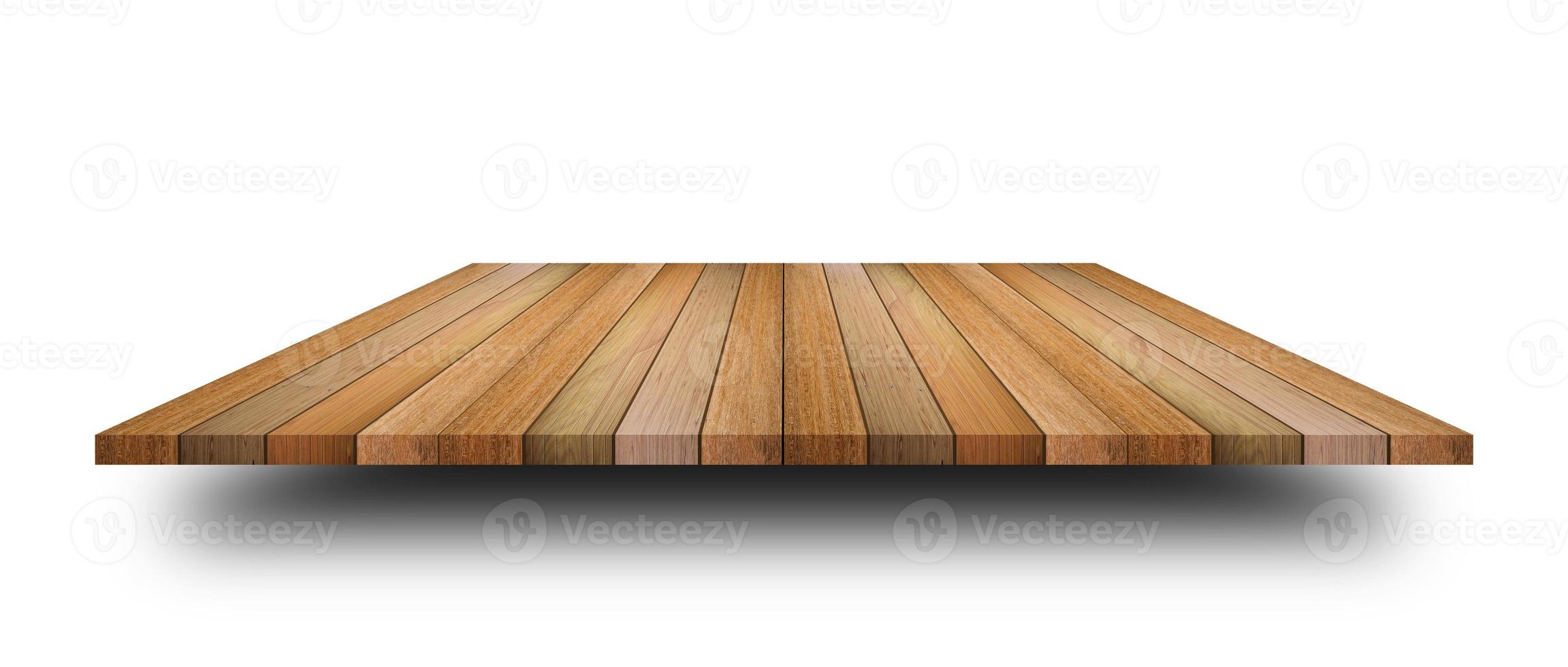 parte superior vacía de la mesa de madera o mostrador aislado sobre fondo blanco. para exhibición o diseño de productos foto