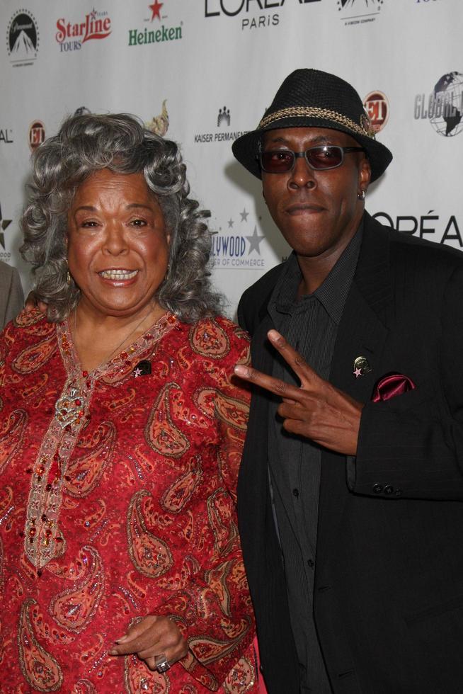 LOS ANGELES, NOV 3 -  Della Reese, Arsenio Hall arrives at the Hollywood Walk of Fame 50th Anniversary Celebration at Hollywood and Highland on November 3, 2010 in Los Angeles, CA photo