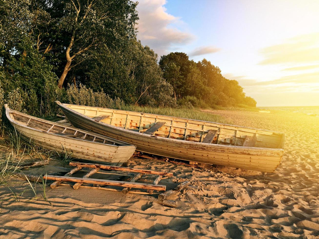 barcos de pesca de madera foto