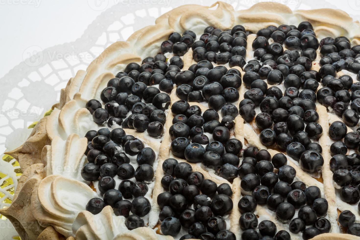 pastel de arándanos en el plato foto