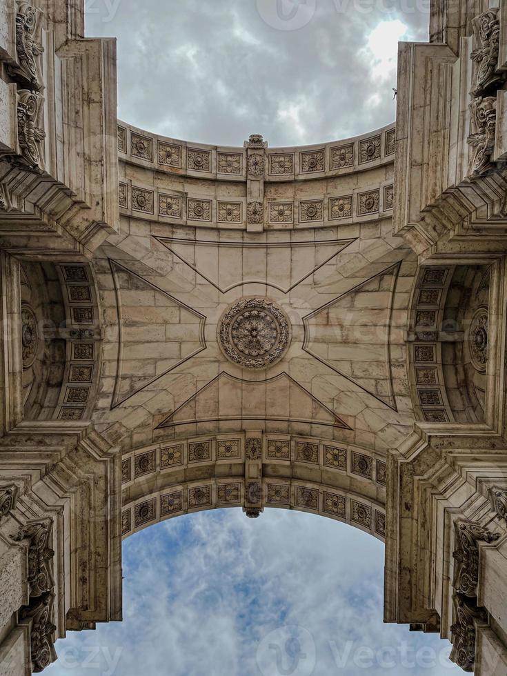 Nice perspective of a Lisbon monument. photo