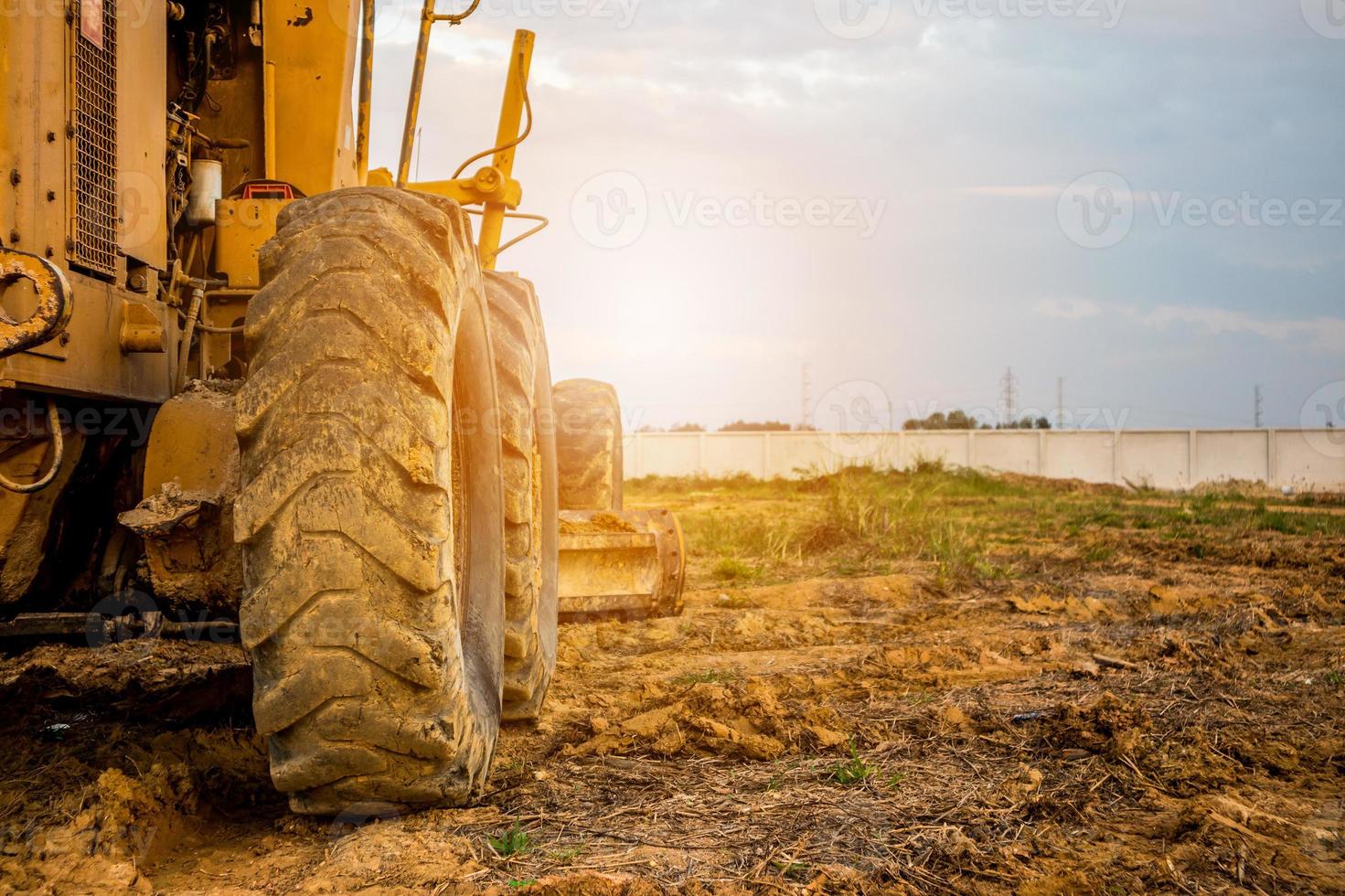 maquinaria pesada en el sitio de construcción foto