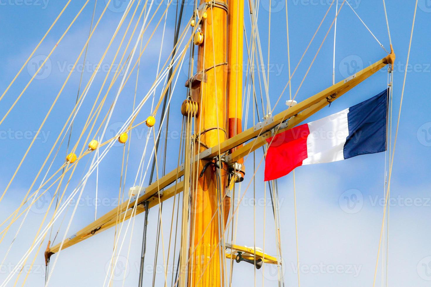 sailing boat race photo