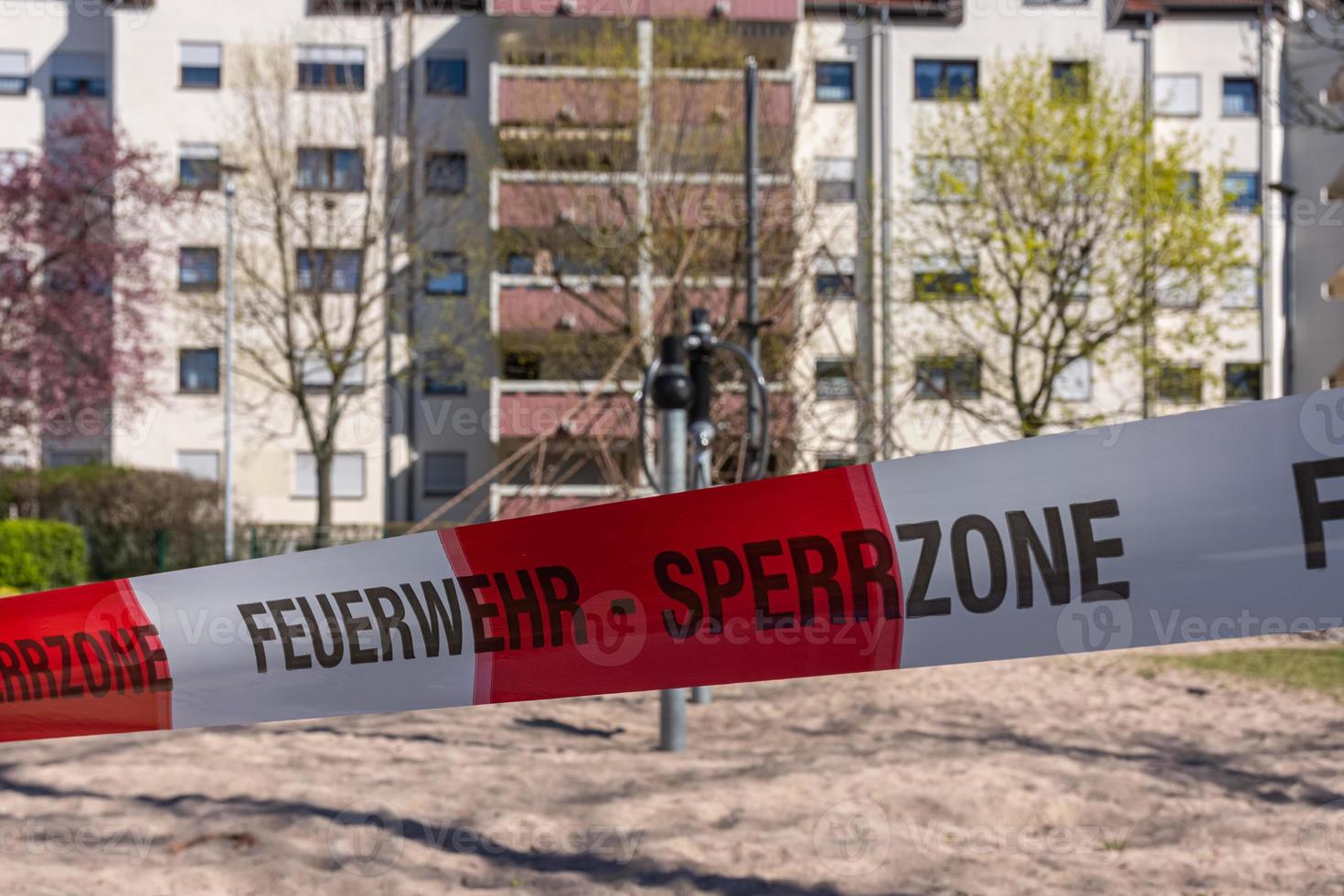 una zona restringida debido al virus coronoa en un patio de recreo foto