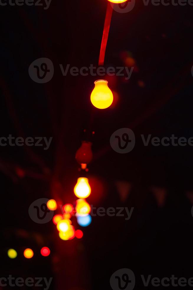 iluminación de fiesta por la noche foto