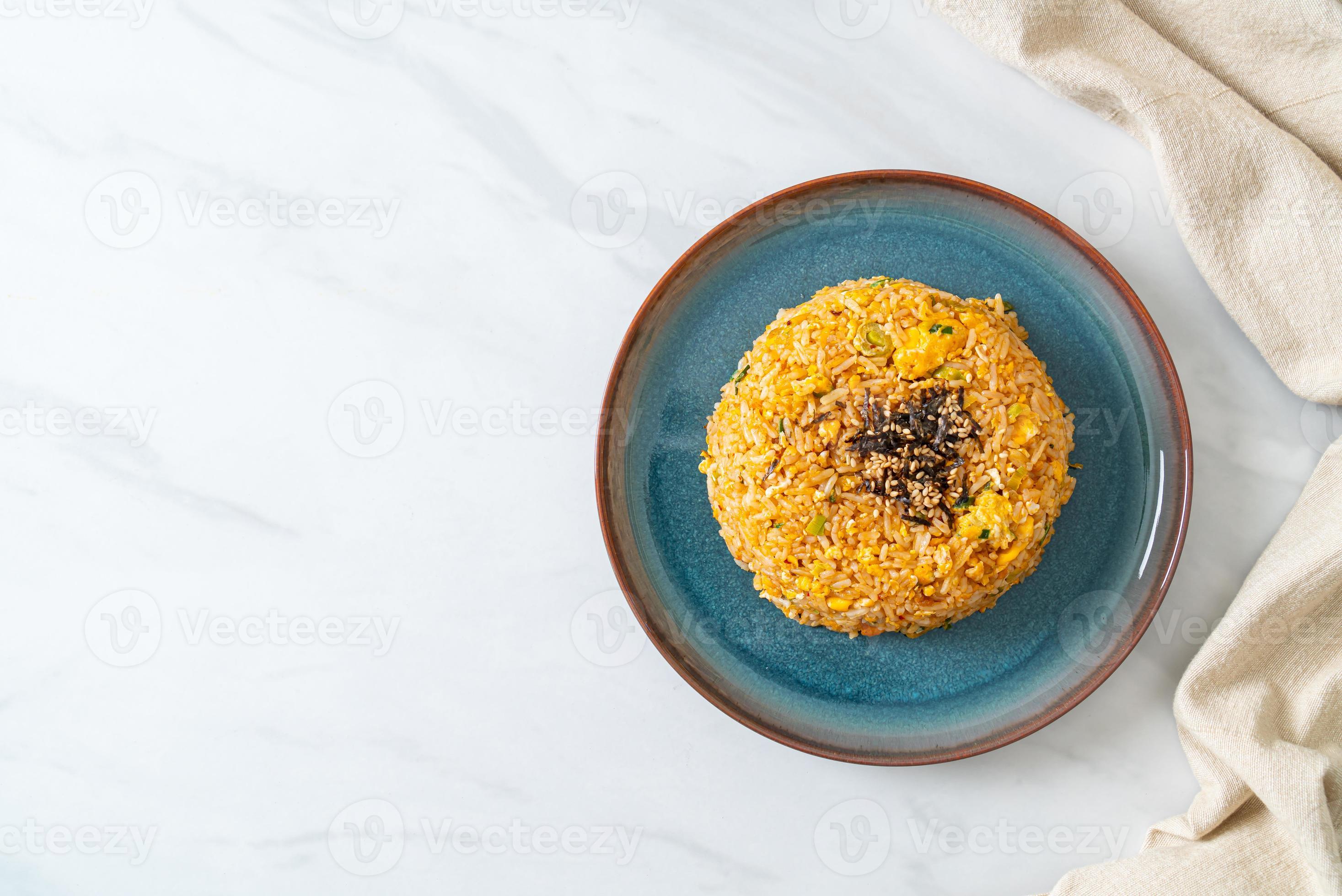 fried rice with egg in Korean style 9017393 Stock Photo at Vecteezy