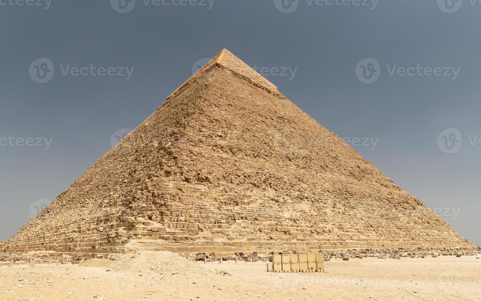 pirámide de khafre en el complejo de pirámides de giza, el cairo, egipto foto