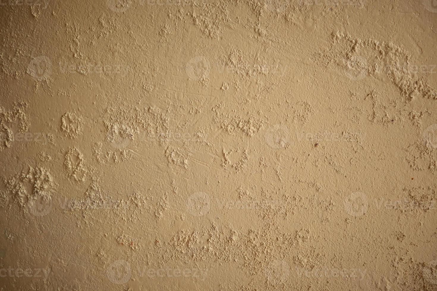 Paint peeling plaster walls because of its use for a long time. Alternatively, use quality color to paint the walls. Must be repaired in order to come back again. photo