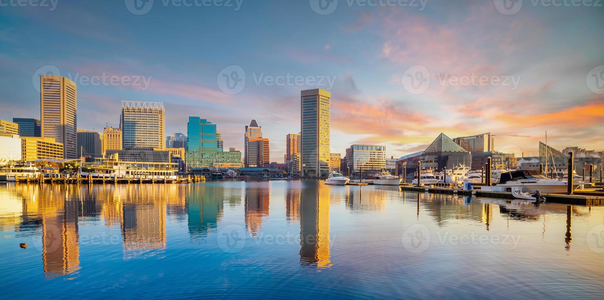 horizonte de la ciudad de baltimore, paisaje urbano en maryland, ee.uu. foto