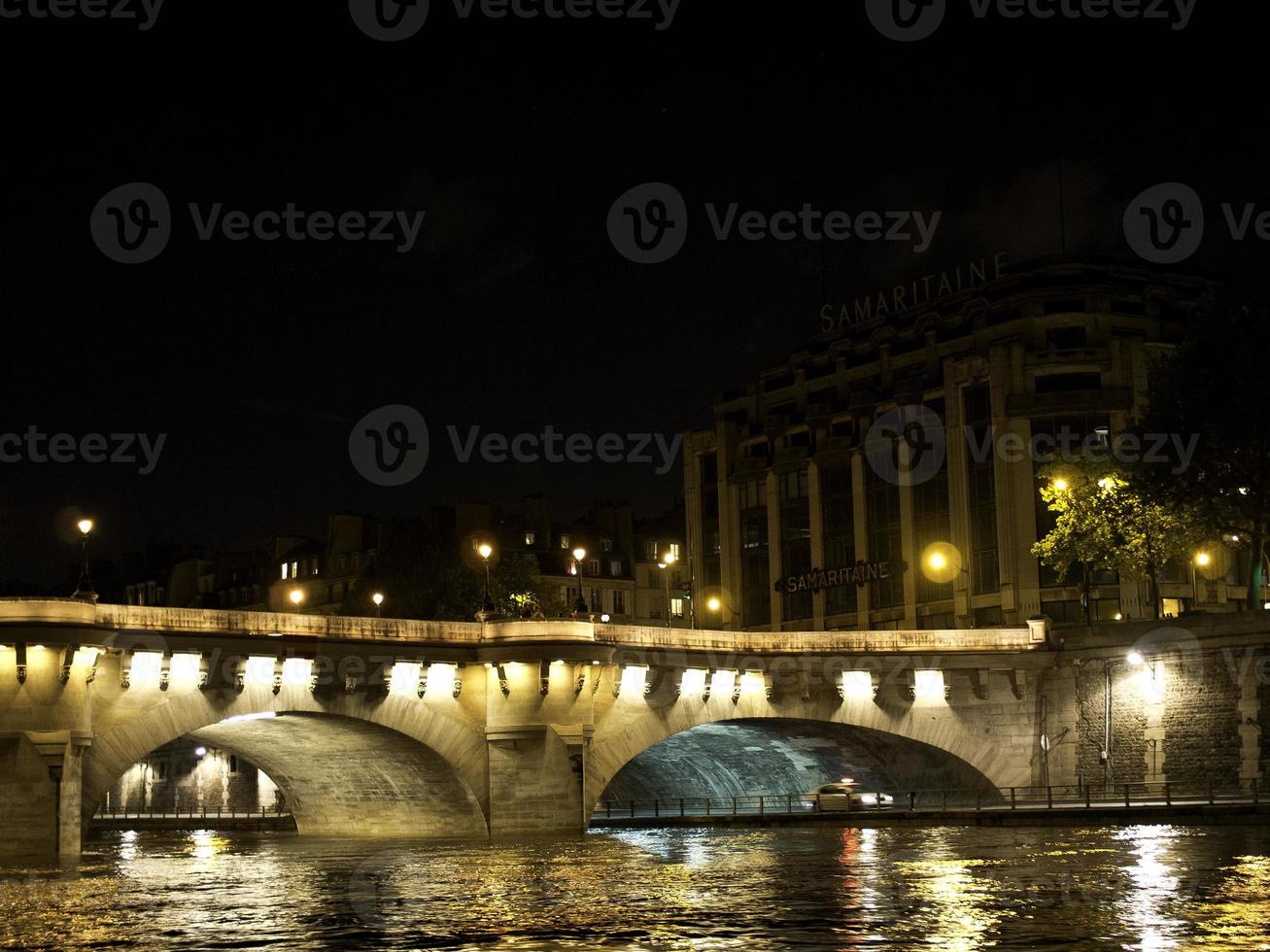 París de noche foto