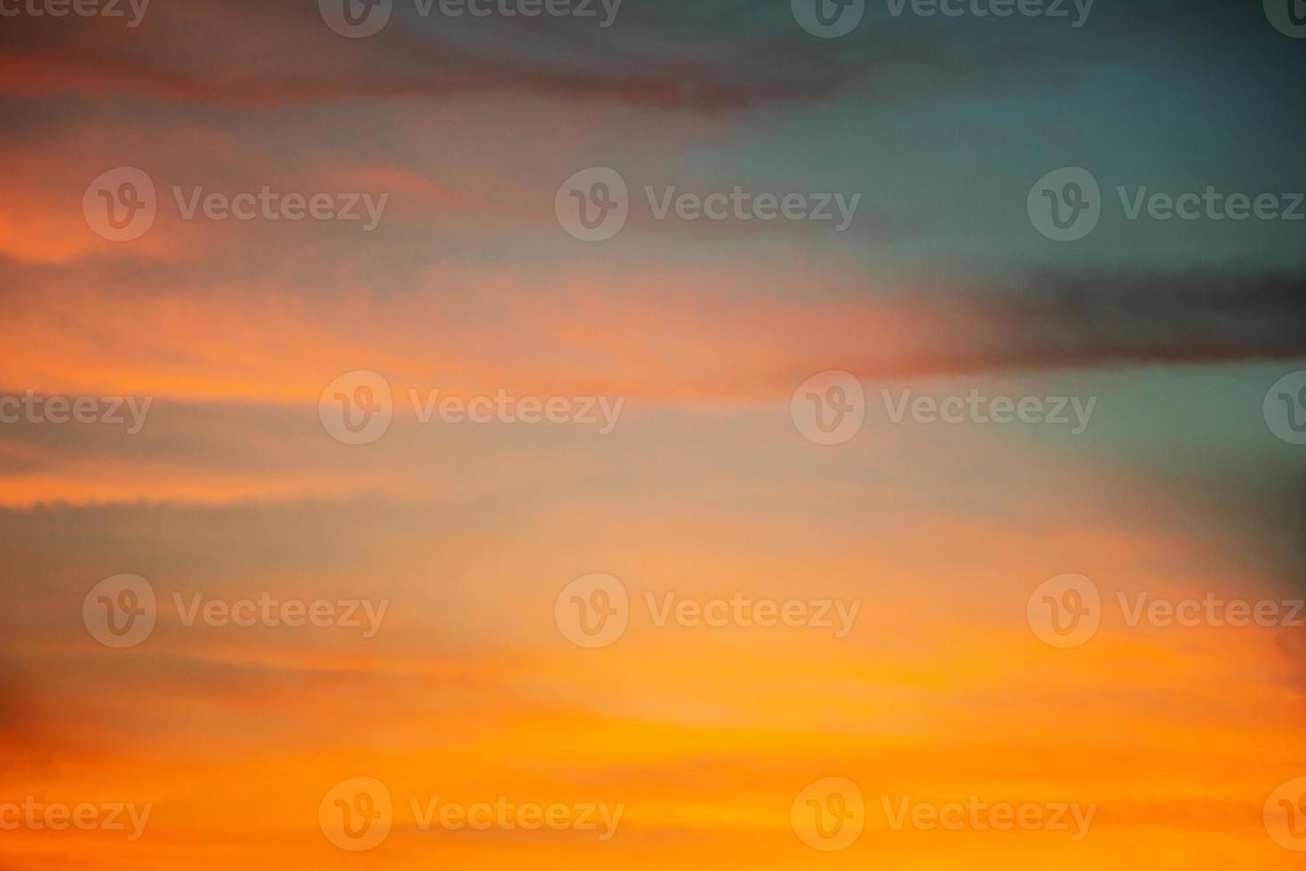 puesta de sol amanecer con nubes foto