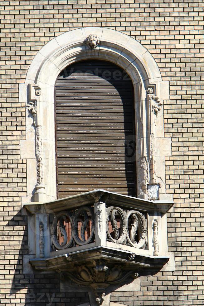 Small balcony on the front of the building photo