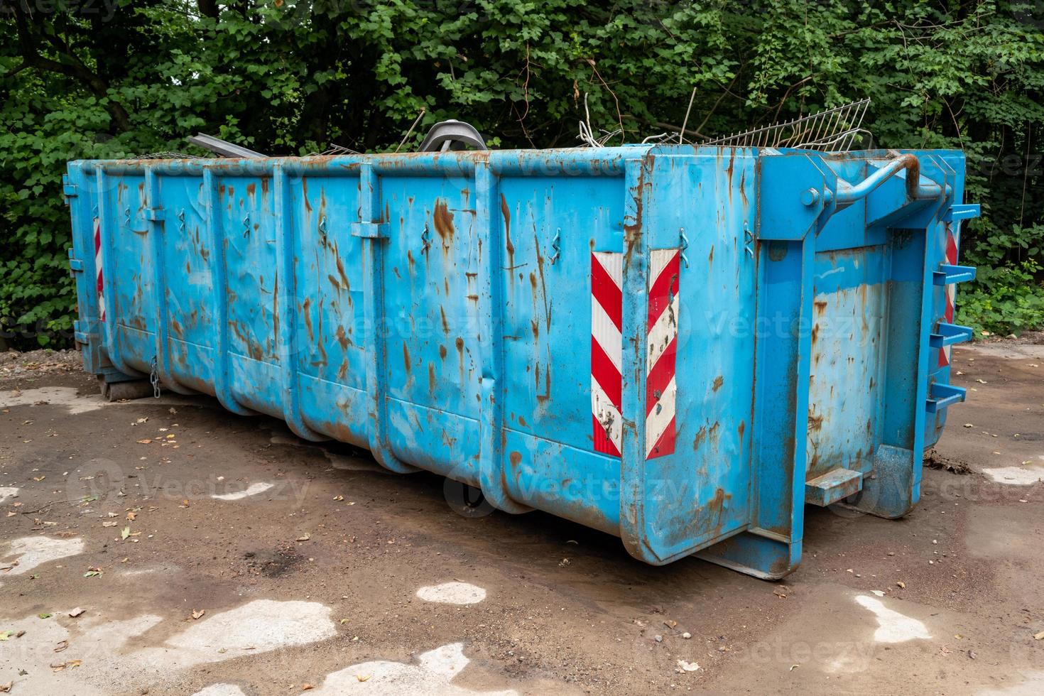 blue garbage bin photo