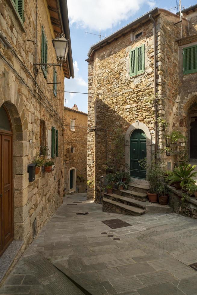 Campiglia Marittima Livorno Tuscany Italy April 2022 A stone alley in the town photo