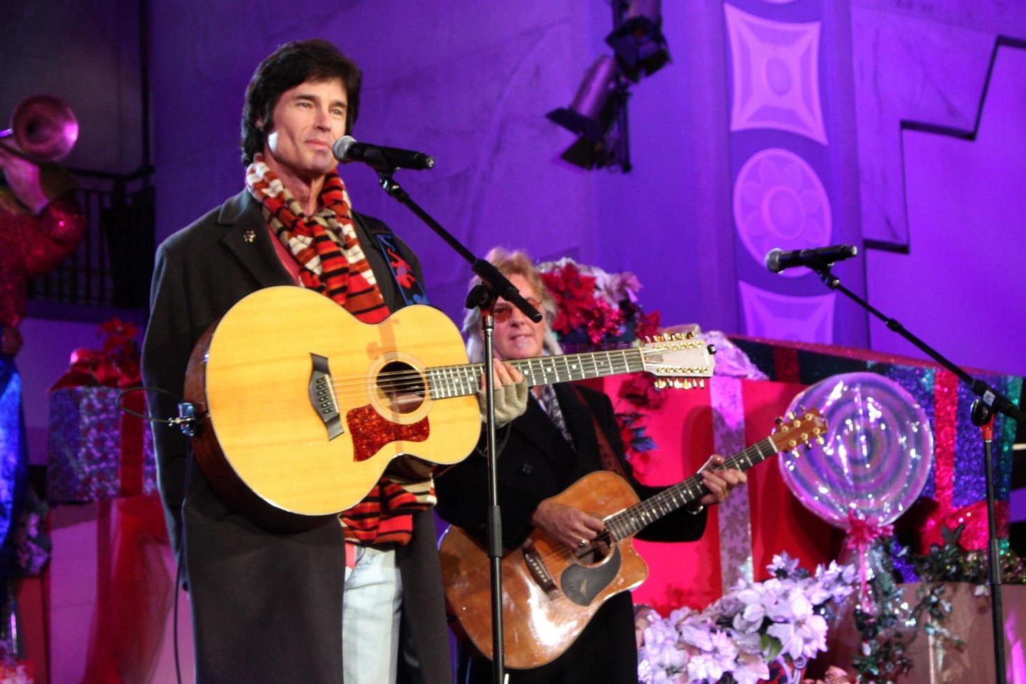 LOS ANGELES, NOV 20 -  Ronn Moss, Peter Beckett, Player at the Hollywood and Highland Tree Lighting Concert 2010 at Hollywood and Highland Center Cour on November 20, 2010 in Los Angeles, CA photo