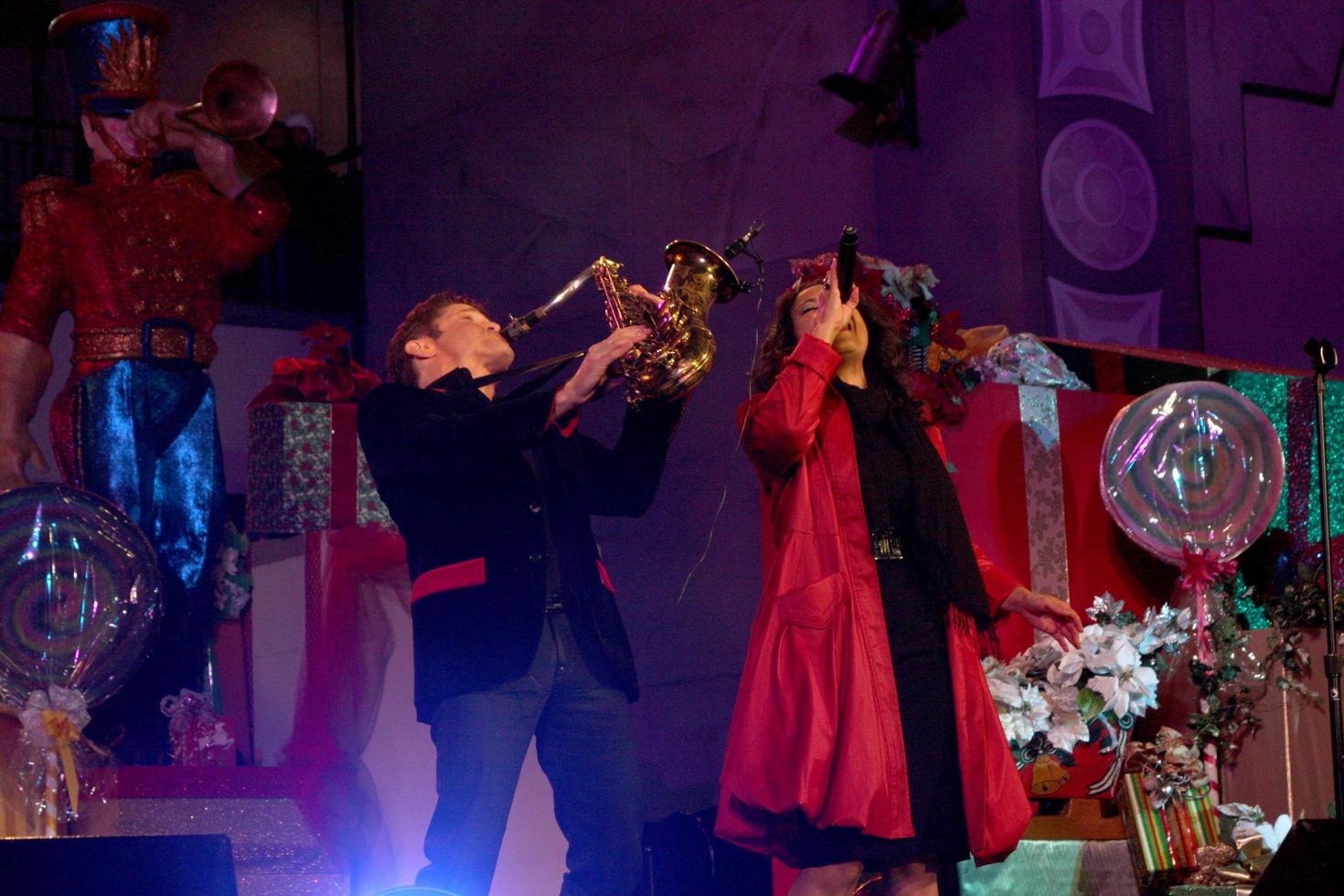 LOS ANGELES, NOV 20 -  Dave Koz and Kimberly Locke at the Hollywood and Highland Tree Lighting Concert 2010 at Hollywood and Highland Center Cour on November 20, 2010 in Los Angeles, CA photo