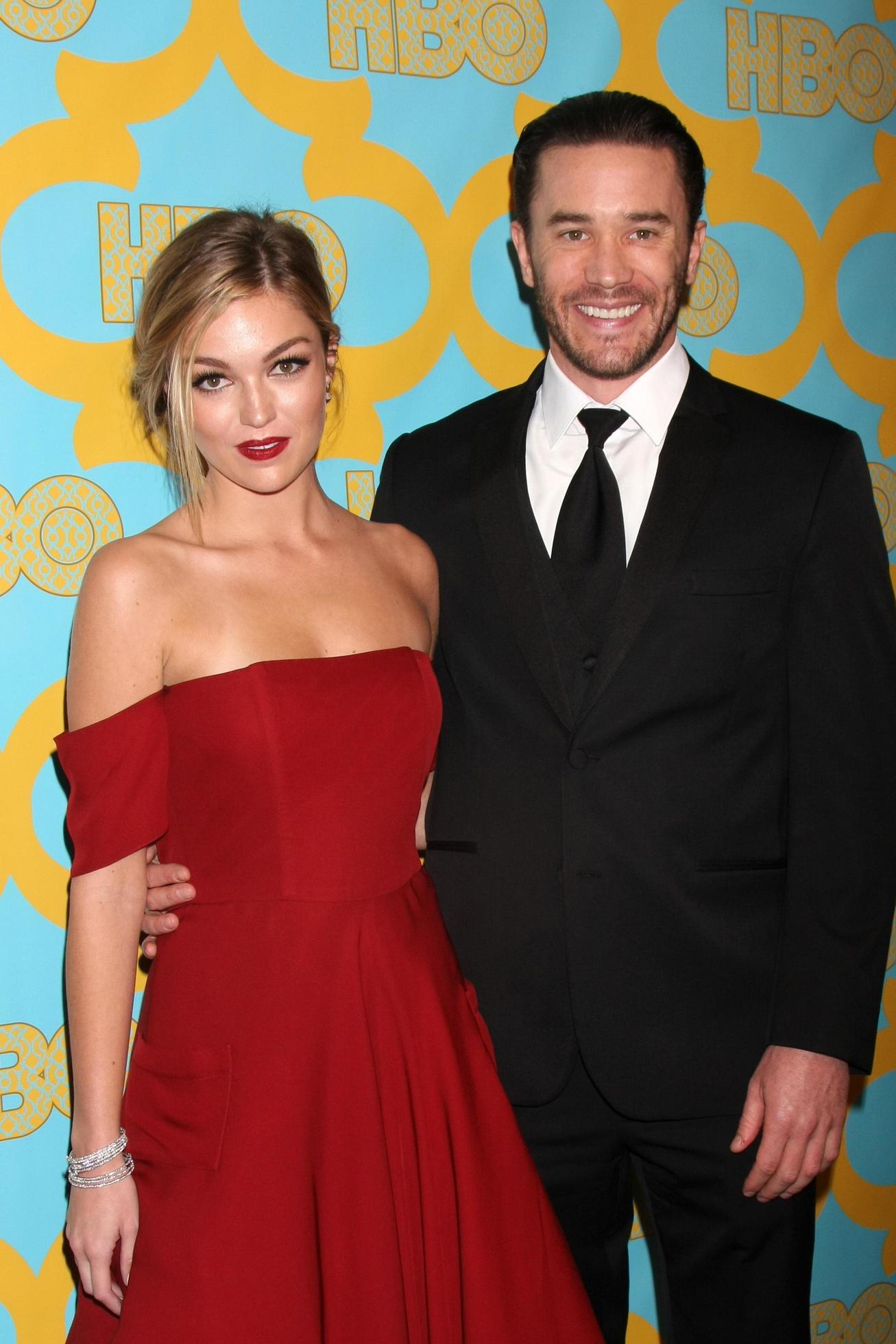 LOS ANGELES, JAN 11 - Lili Simmons, Tom Pelphrey at the HBO Post Golden