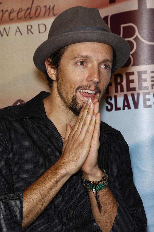 LOS ANGELES, NOV 7 -  Jason Mraz arrives at the 2010 Freedom Awards at Redondo Beach Performing Arts Center on November 7, 2010 in Redondo Beach, CA photo