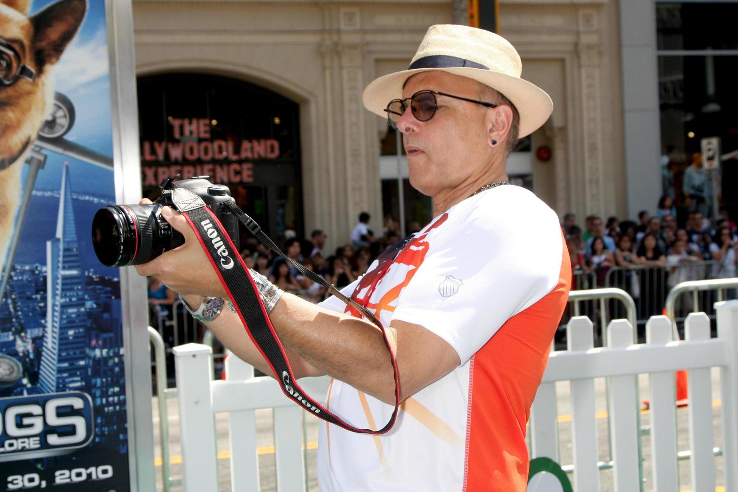 LOS ANGELES, JUL 25 - Joe Pantoliano arrives at the Cats and Dogs - The Revenge of Kitty Galore Los Angeles Premiere at Graumans Chinese Theater on July25, 2010 in Los Angeles, CA photo