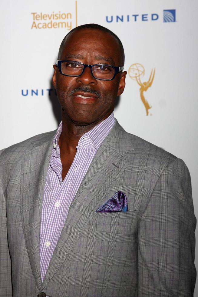 los angeles, 23 de agosto - courtney b. vance en la recepción de nominados de perfomers de las academias de televisión en el pacific design center el 23 de agosto de 2014 en west hollywood, ca foto