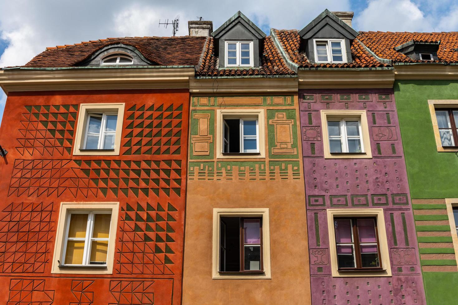 casas coloridas centro de la ciudad vieja poznan polonia foto