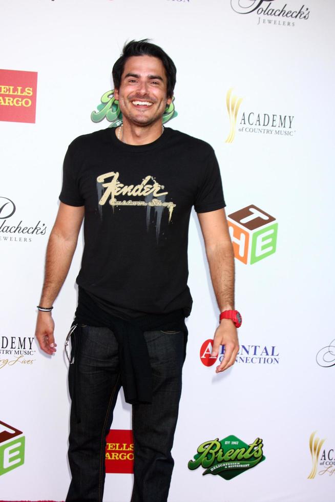 LOS ANGELES, JUN 8 - Eddie Matos at the 2nd Annual T.H.E EVENT at the Calabasas Tennis and Swim Center on June 8, 2013 in Calabasas, CA photo