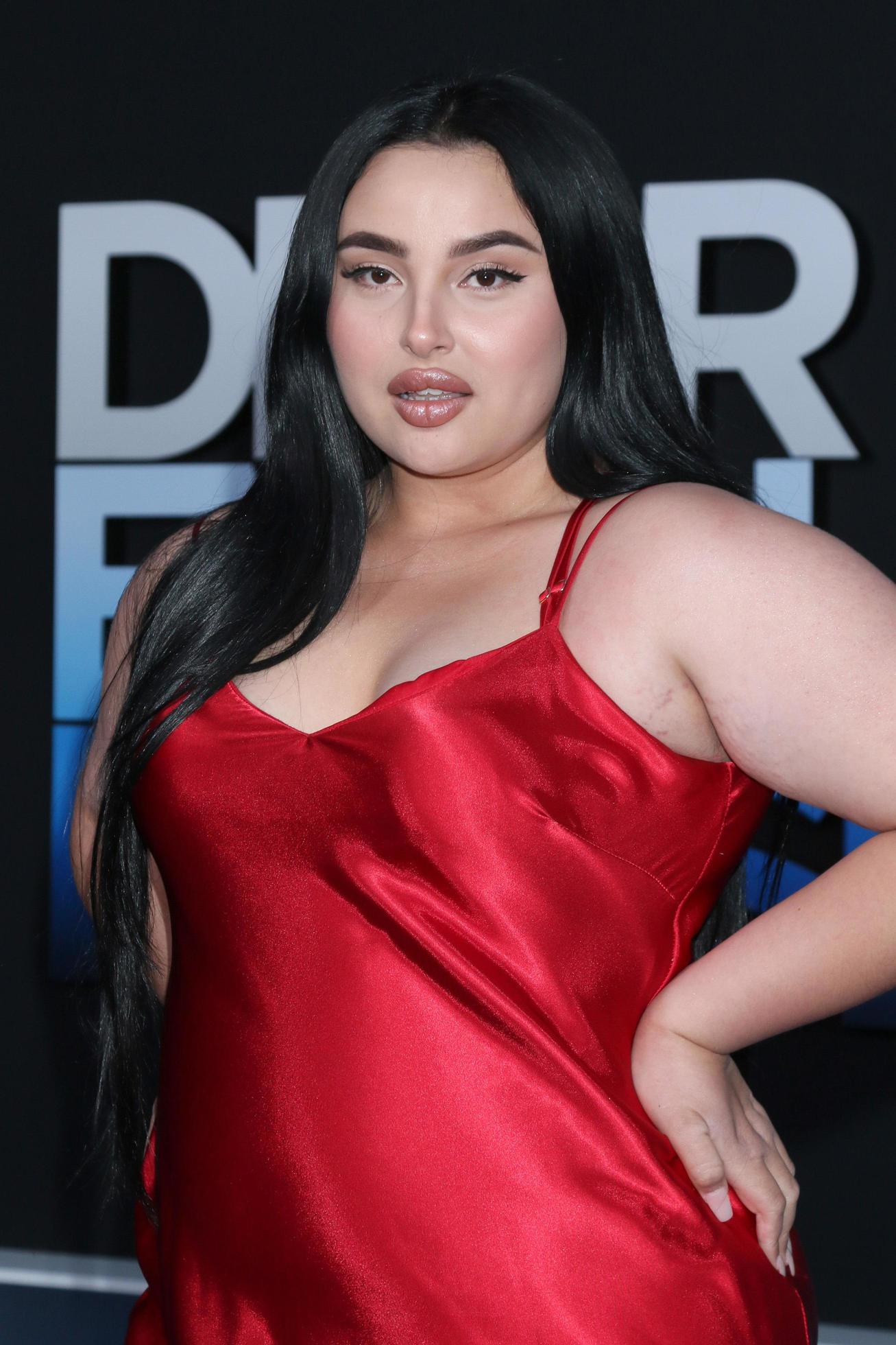 LOS ANGELES SEP 22 Zoey Luna at the Dear Evan Hansen Premiere at the