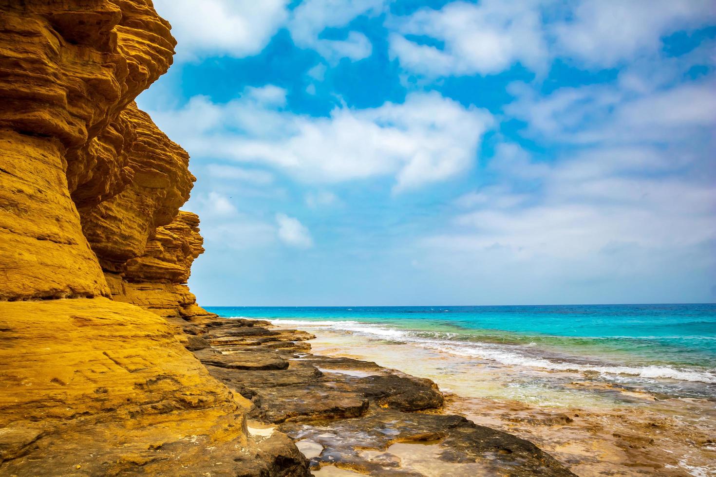 Sea and rocks wallpaper photo