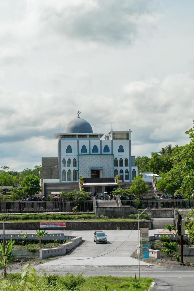 tasikmalaya, java occidental, indonesia - 04 de junio de 2022. retrato de la mezquita al-jabbar cikalong foto