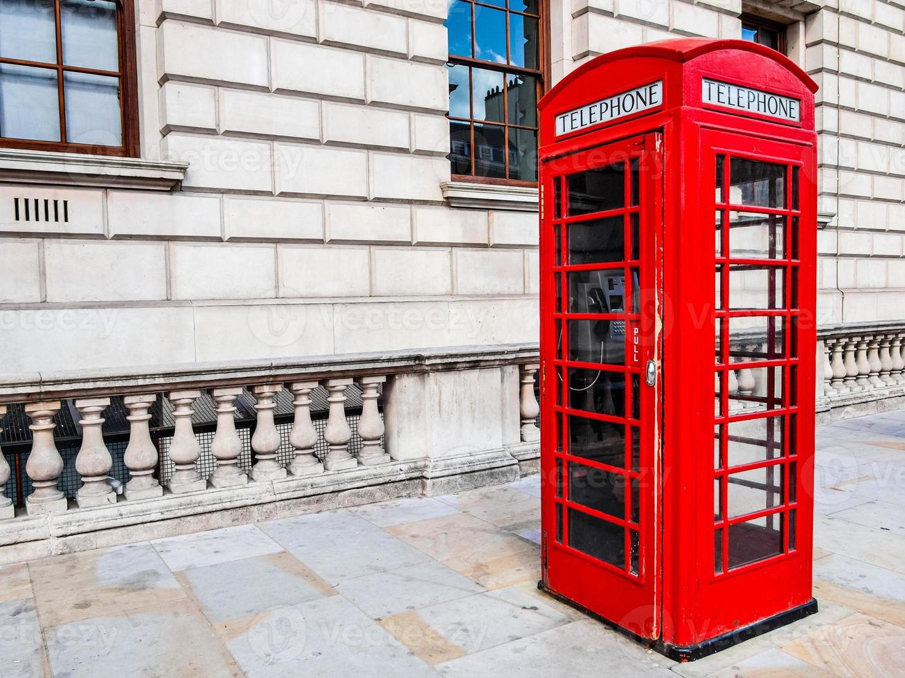 HDR London telephone box photo