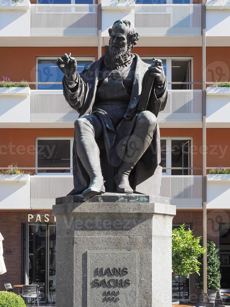 estatua de sachs del escultor krausser alrededor de 1874 en nuremberg foto