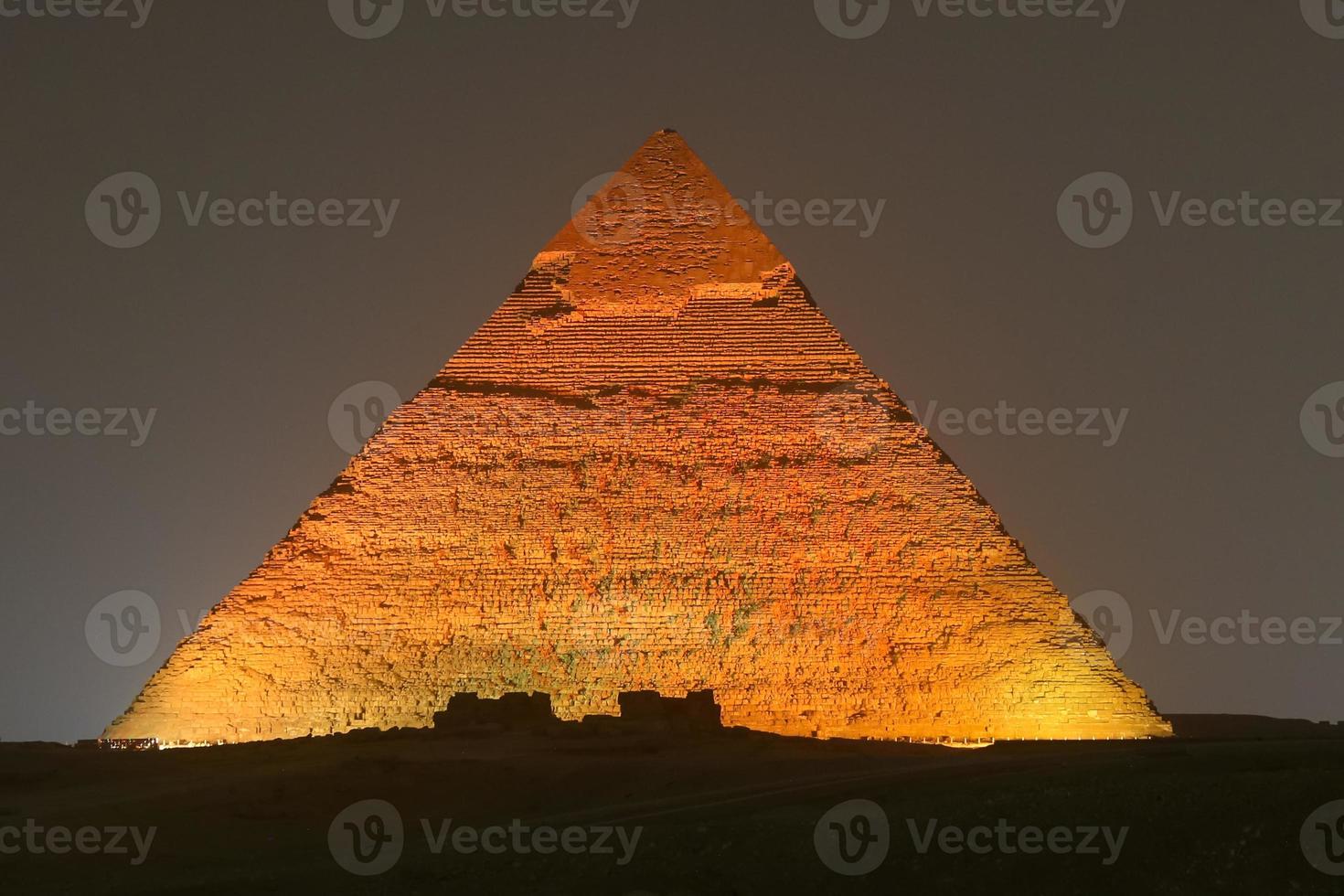 Pyramid of Khafre in Cairo, Egypt photo