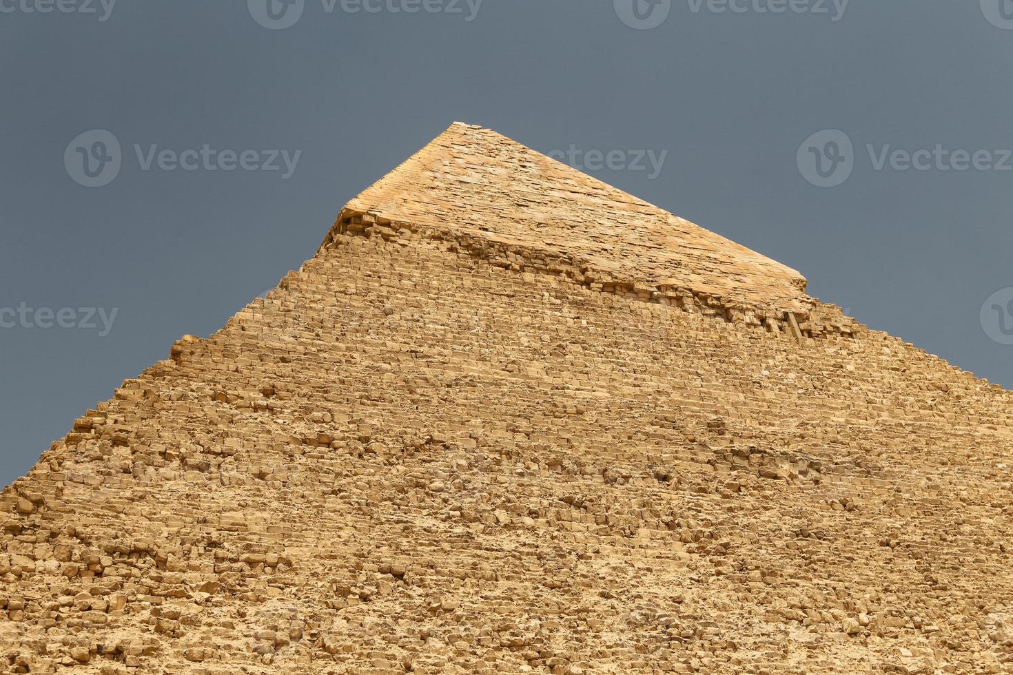 pirámide de khafre en el complejo de pirámides de giza, el cairo, egipto foto