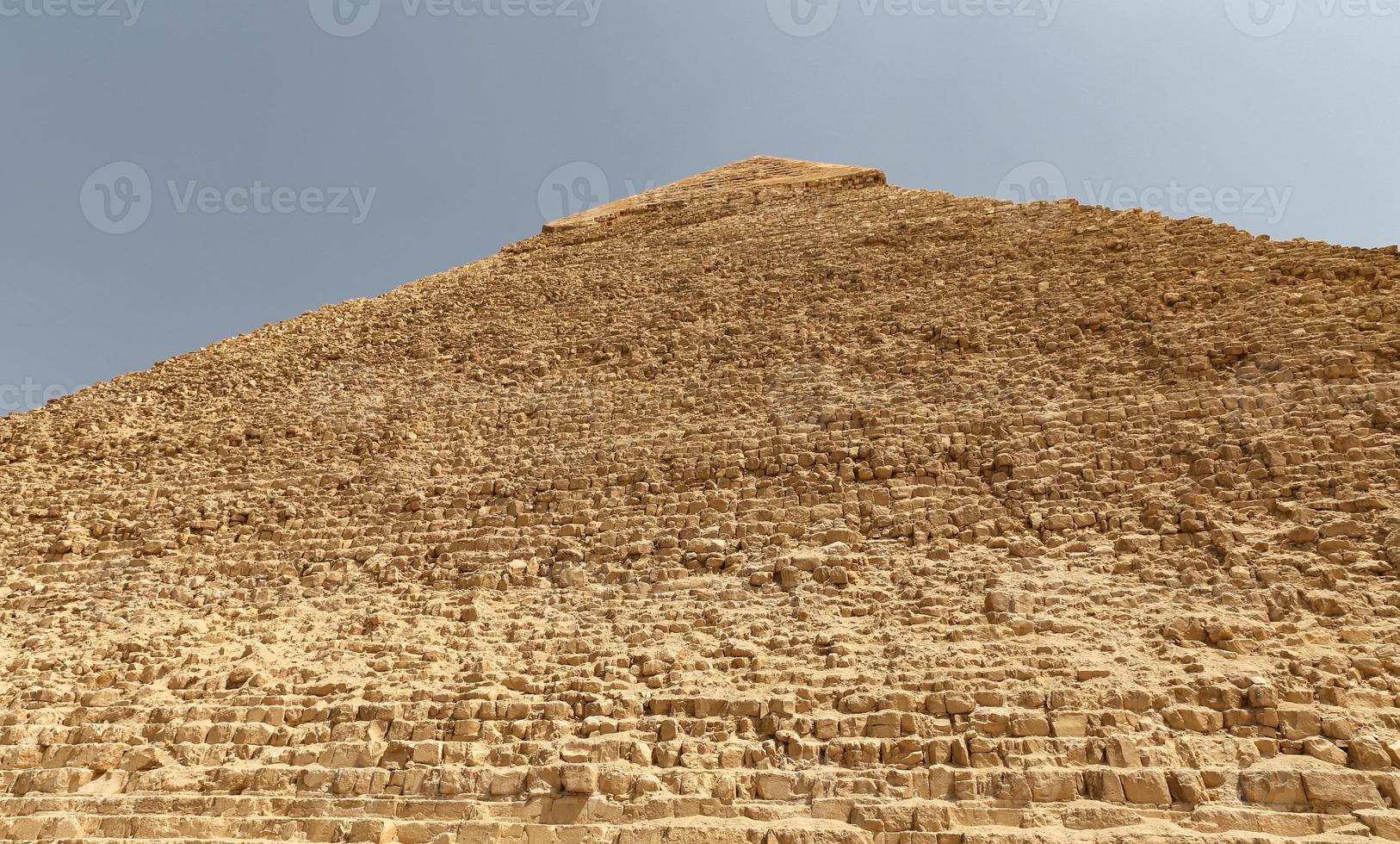 pirámide de khafre en el complejo de pirámides de giza, el cairo, egipto foto