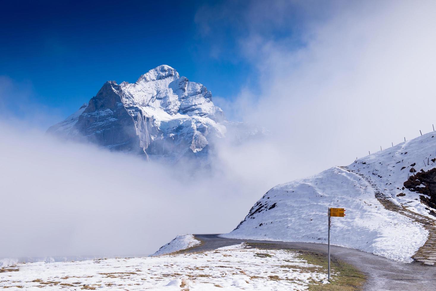 primera montaña grindelwald suiza foto