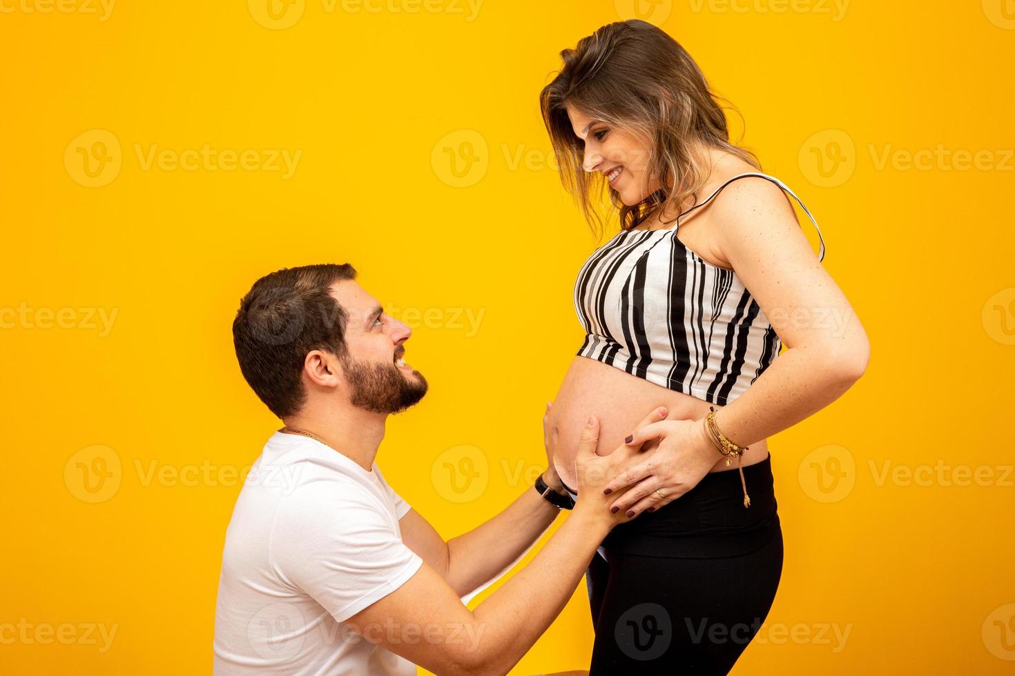 Couple pregnancy portrait photo