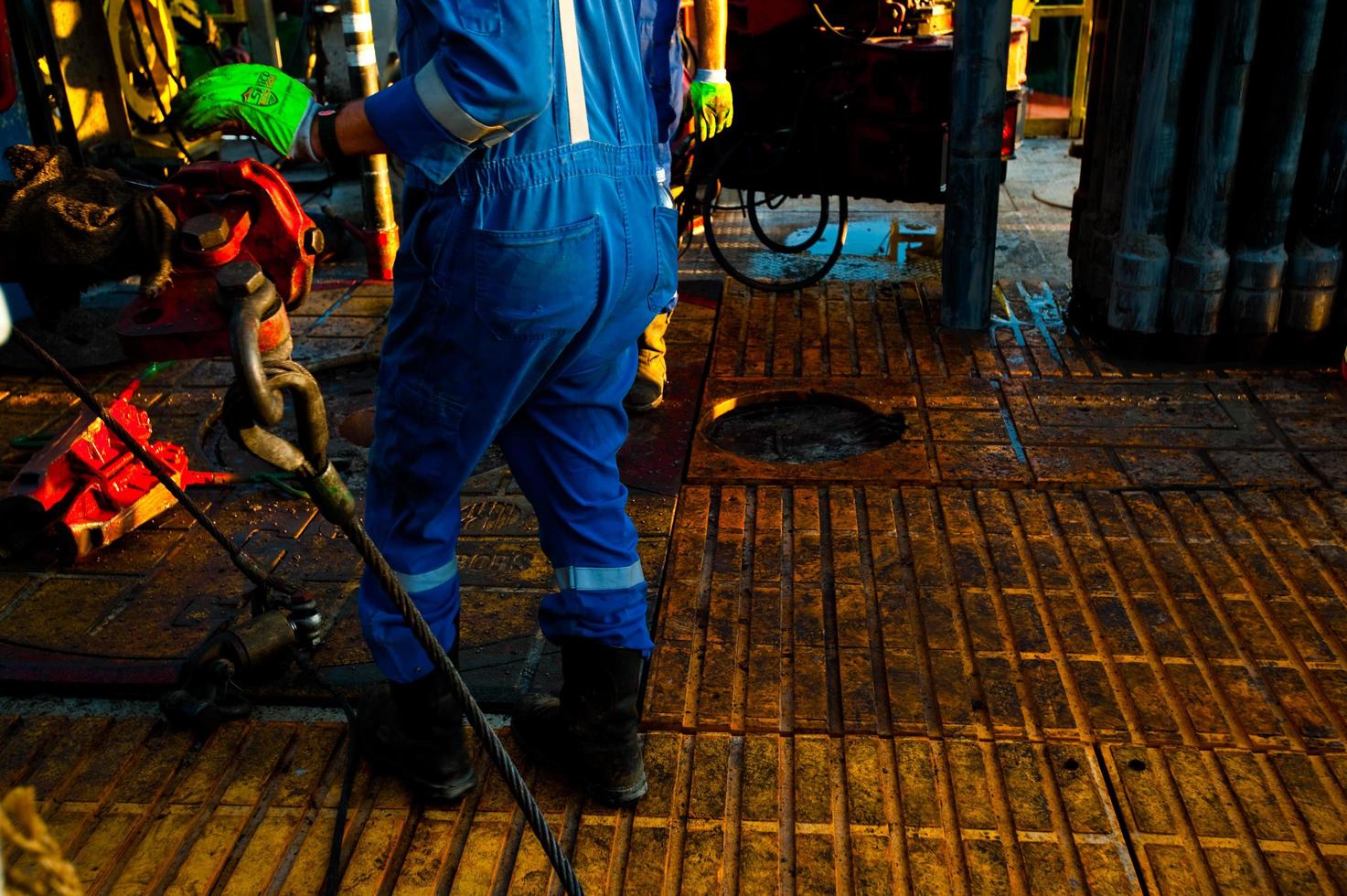 Oil Field Workers Texas 9371323 Stock Photo at Vecteezy
