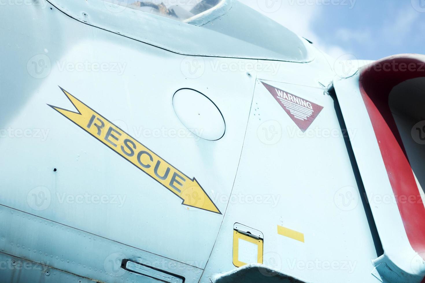 calcomanía de rescate en un avión antiguo. foto