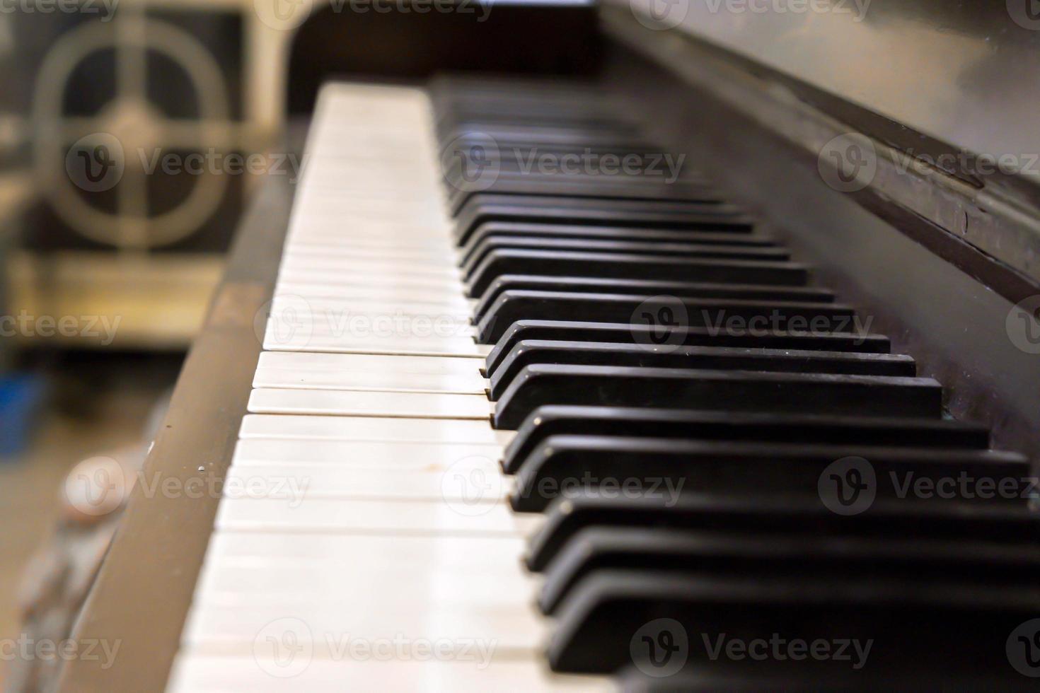 Perspective view of Piano keyboard photo