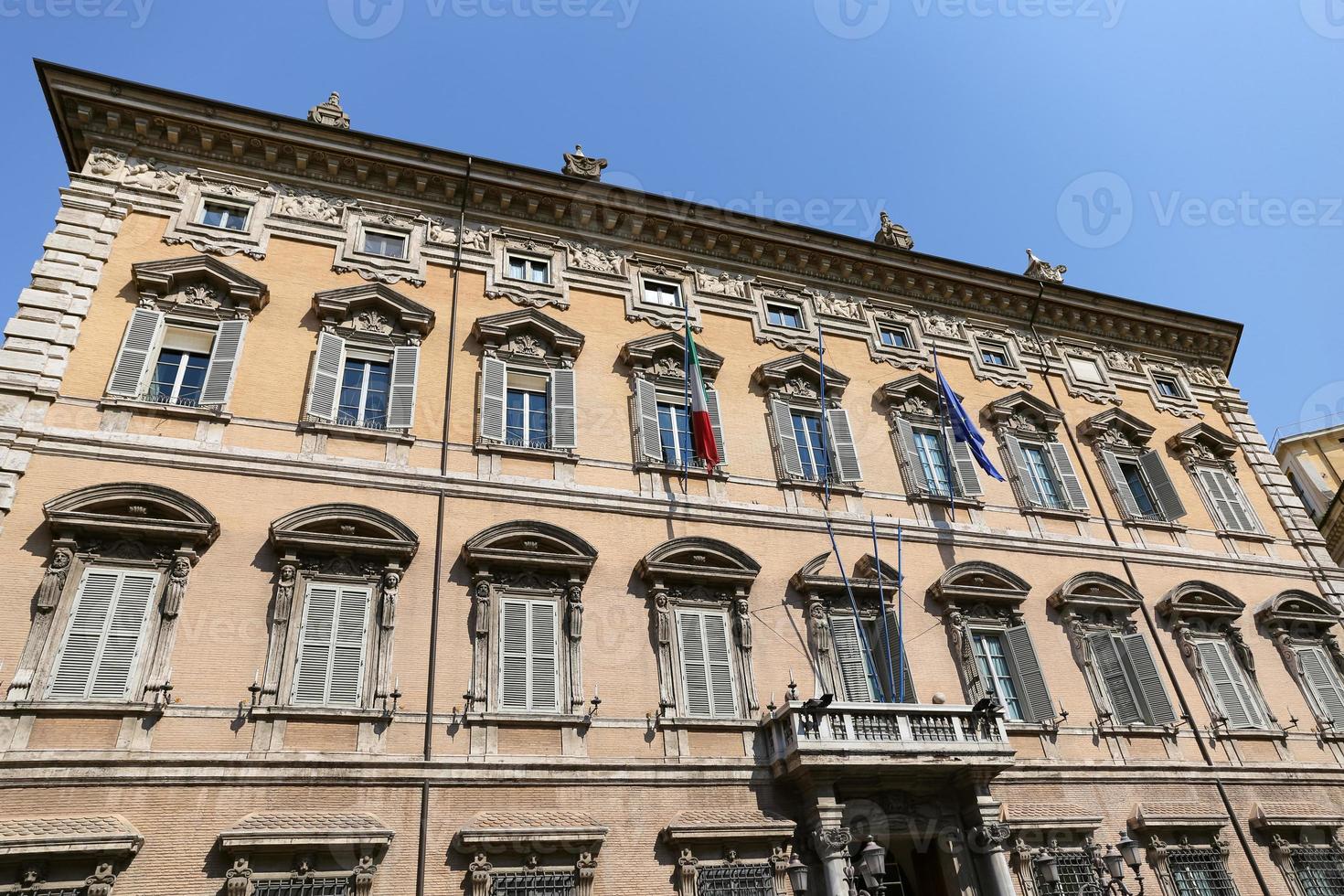 fachada de un edificio en roma, italia foto