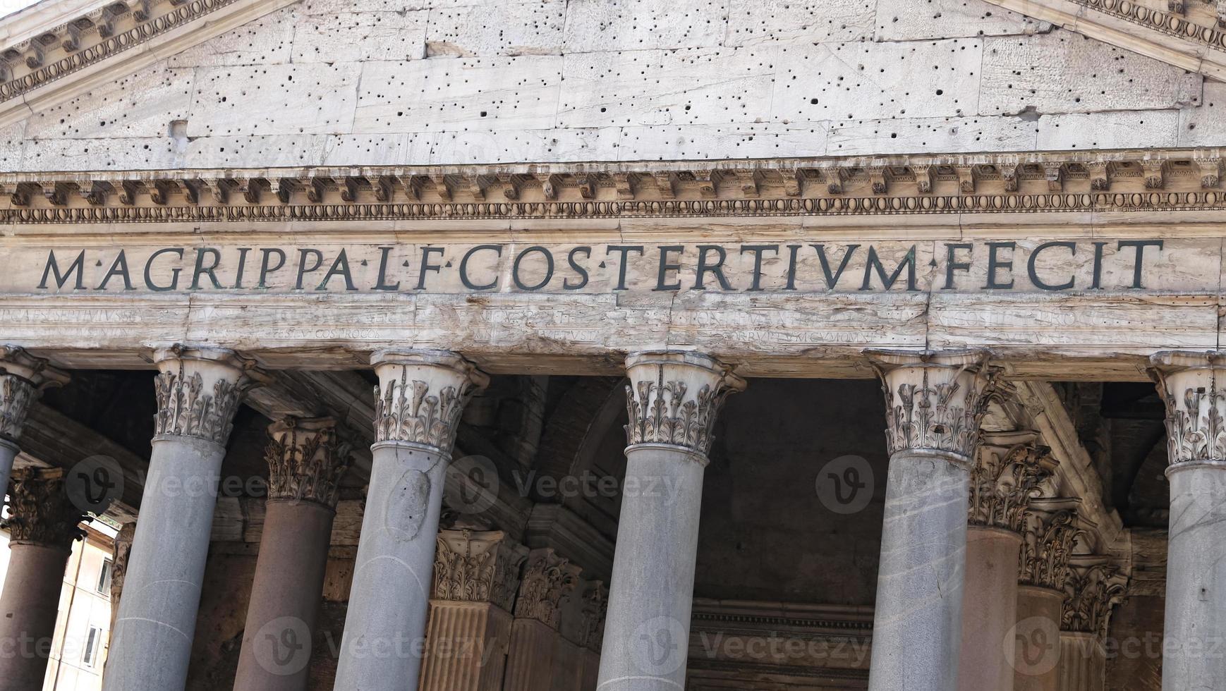 fachada del panteón en roma, italia foto
