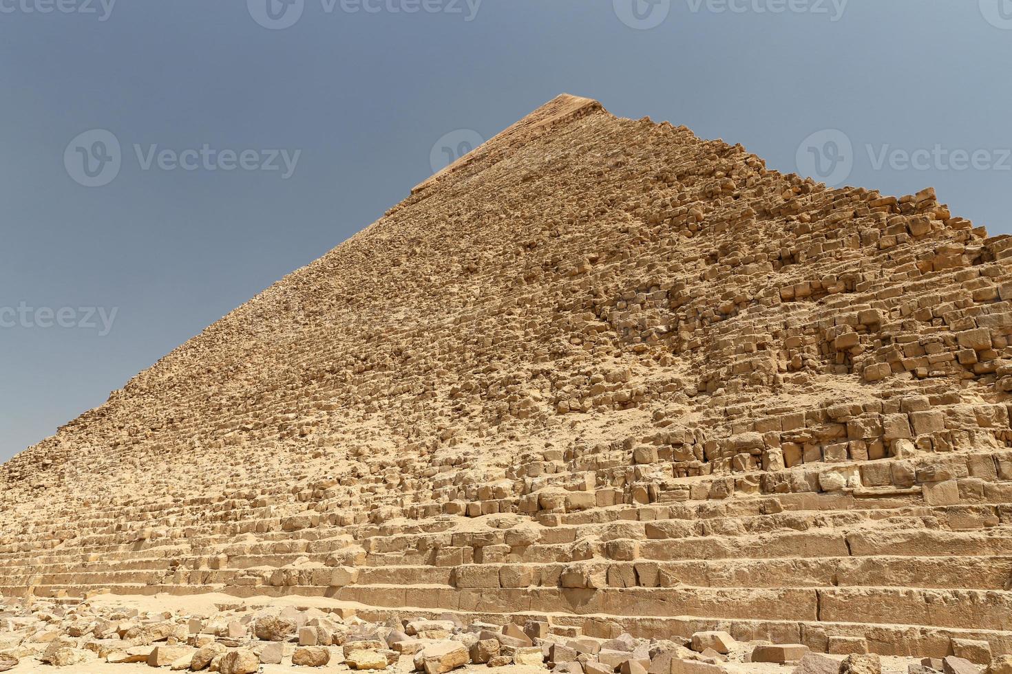 pirámide de khafre en el complejo de pirámides de giza, el cairo, egipto foto