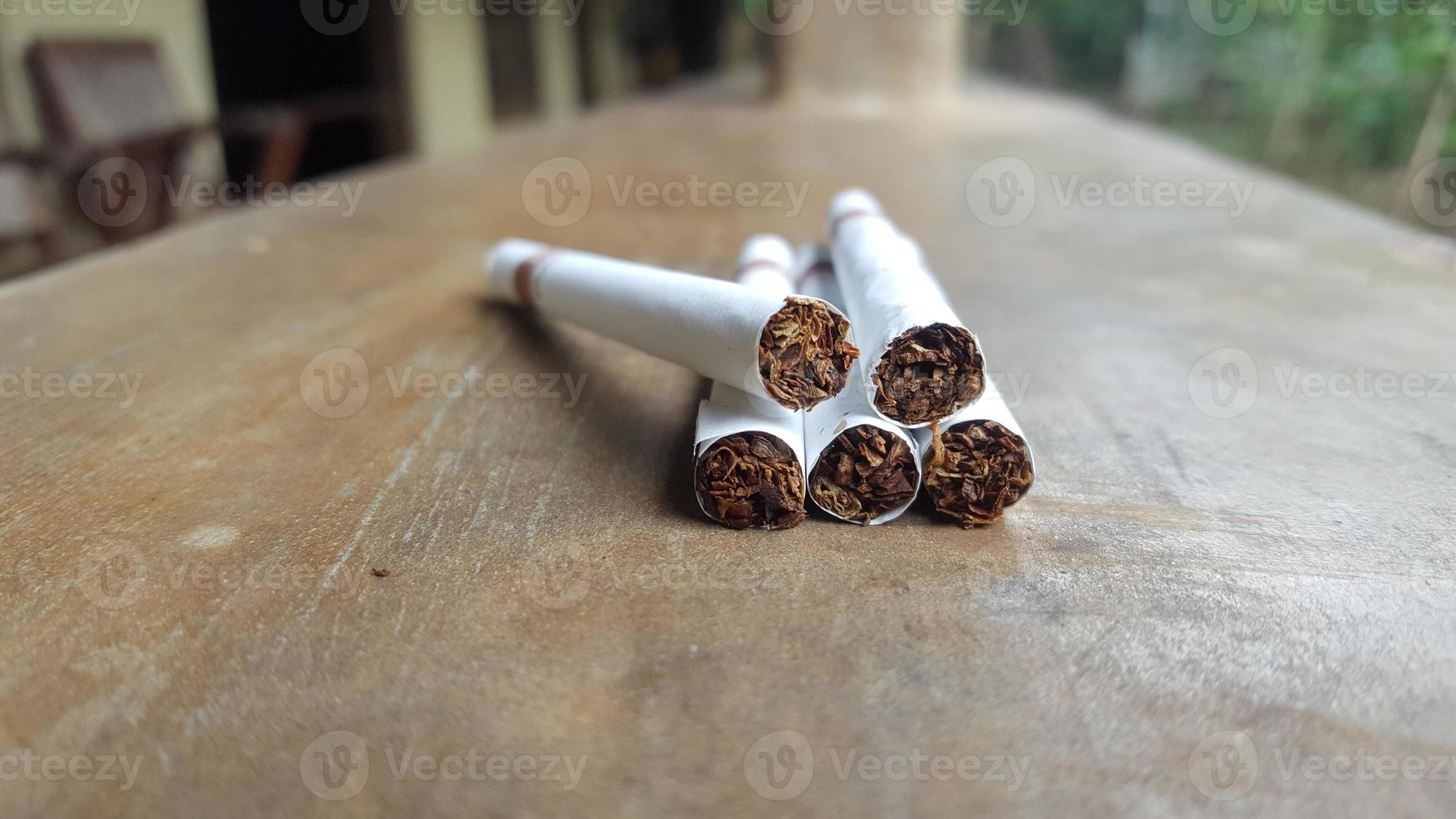 hand rolled cigarette tobacco photo