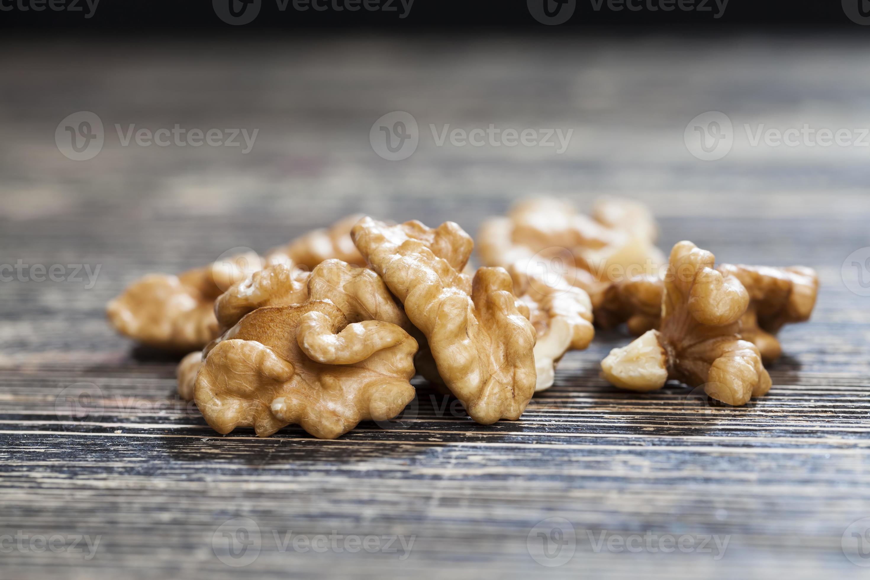 quality raw walnuts ready to eat 9404773 Stock Photo at Vecteezy