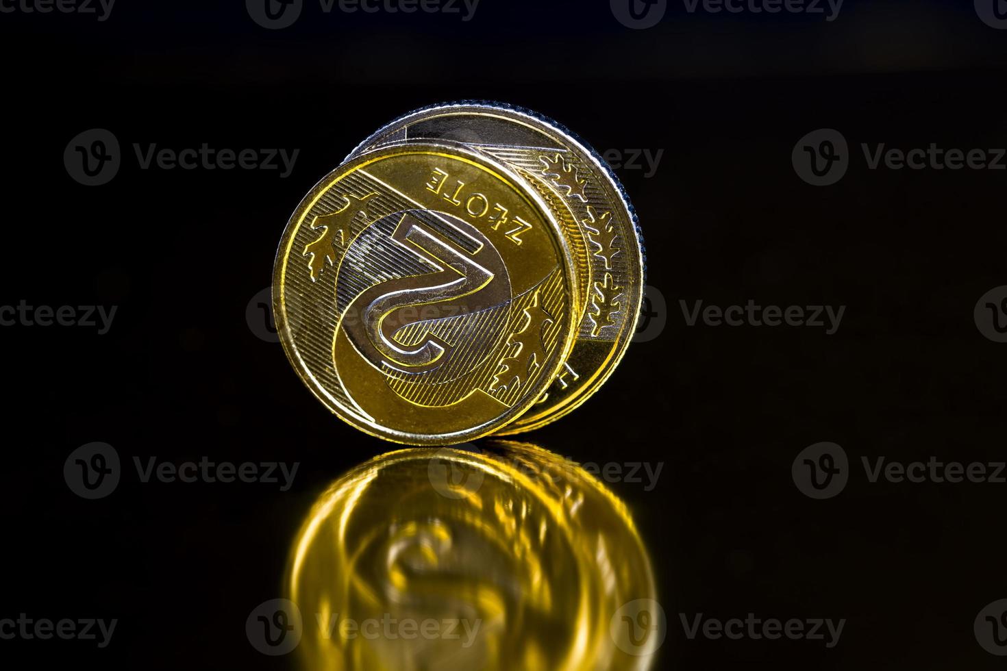 zlotys polacos en forma de monedas de metal foto